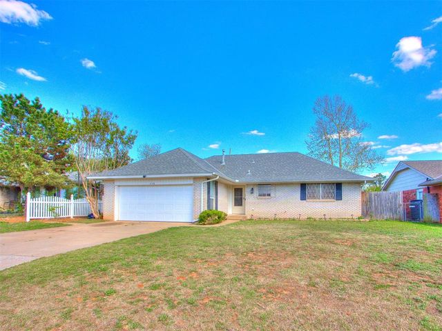 118 Brookside Drive, Moore, OK 73160