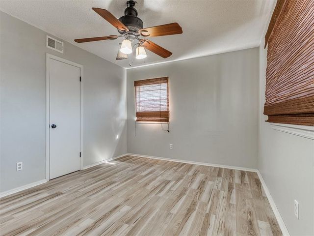 118 Brookside Drive, Moore, OK 73160