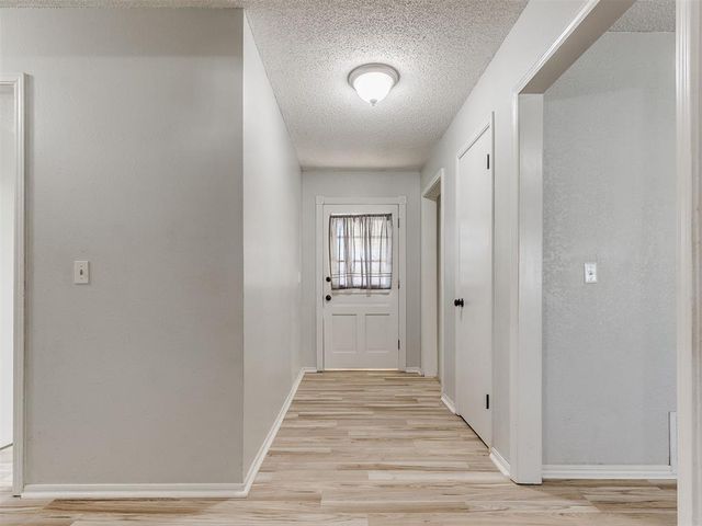 118 Brookside Drive, Moore, OK 73160