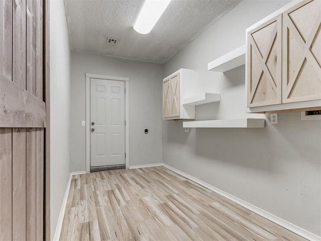 118 Brookside Drive, Moore, OK 73160