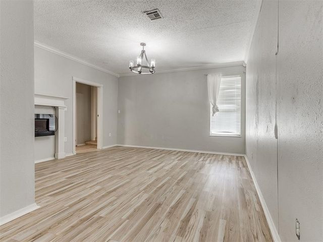 118 Brookside Drive, Moore, OK 73160