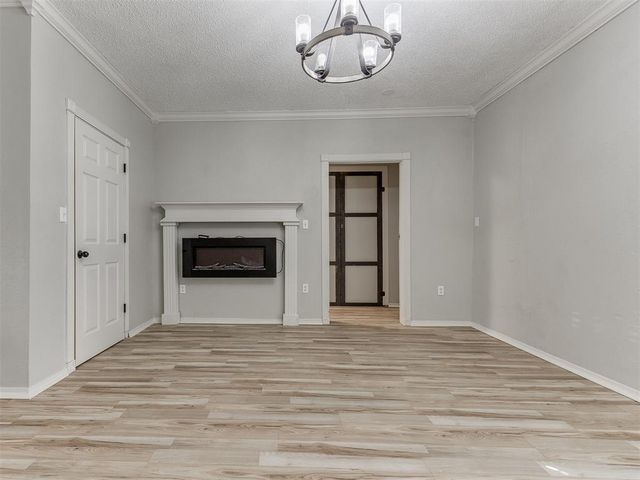 118 Brookside Drive, Moore, OK 73160