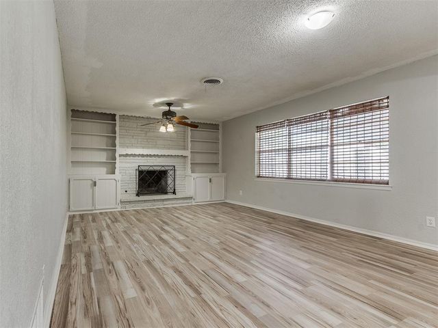 118 Brookside Drive, Moore, OK 73160