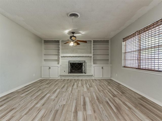 118 Brookside Drive, Moore, OK 73160