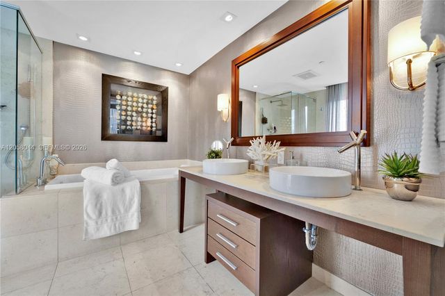 475 Brickell Avenue 5013, Miami, FL 33131