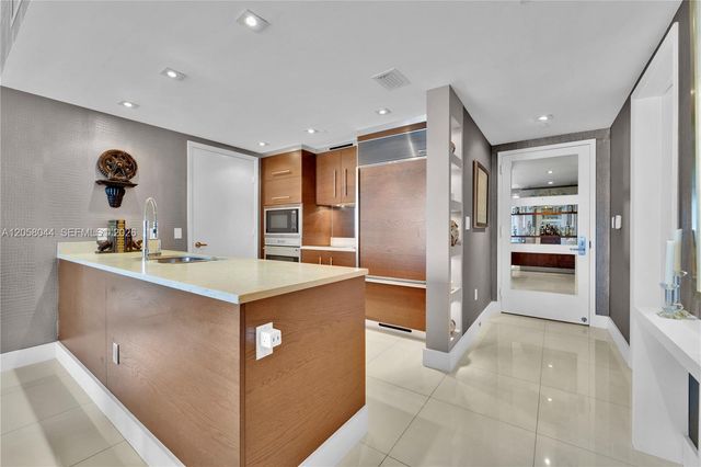 475 Brickell Avenue 5013, Miami, FL 33131