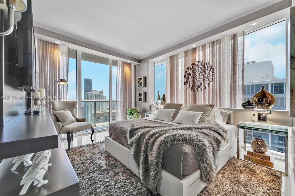475 Brickell Avenue 5013, Miami, FL 33131