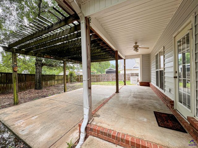 602 Lattice Bend, Bonaire, GA 31005