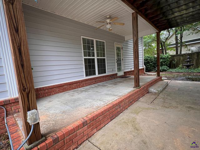 602 Lattice Bend, Bonaire, GA 31005
