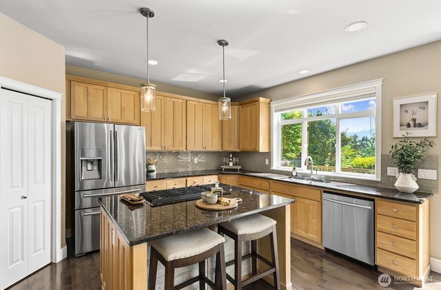 7602 Huckleberry Way SE, Snoqualmie, WA 98065