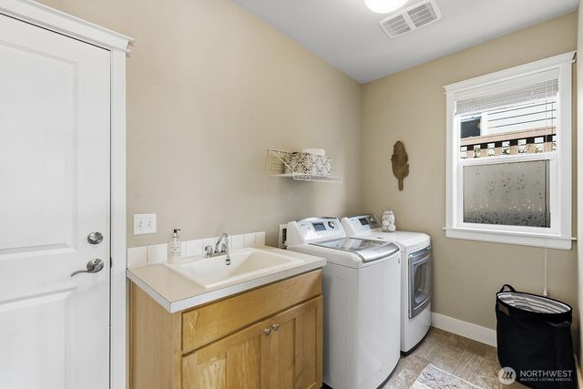 7602 Huckleberry Way SE, Snoqualmie, WA 98065