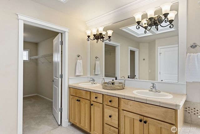 7602 Huckleberry Way SE, Snoqualmie, WA 98065