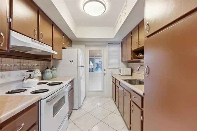 3216 SE 12th Street 8, Pompano Beach, FL 33062