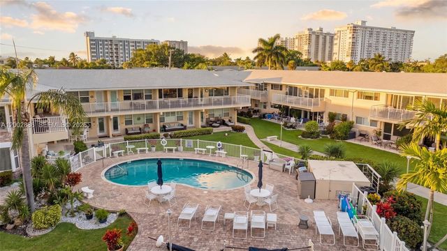 3216 SE 12th Street 8, Pompano Beach, FL 33062