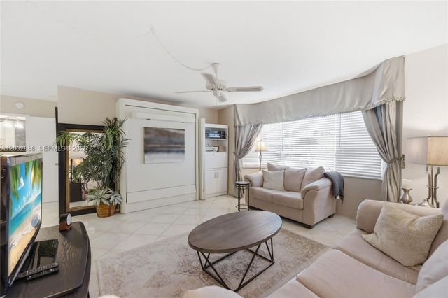 3216 SE 12th Street 8, Pompano Beach, FL 33062