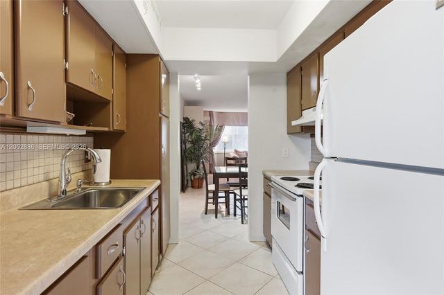 3216 SE 12th Street 8, Pompano Beach, FL 33062