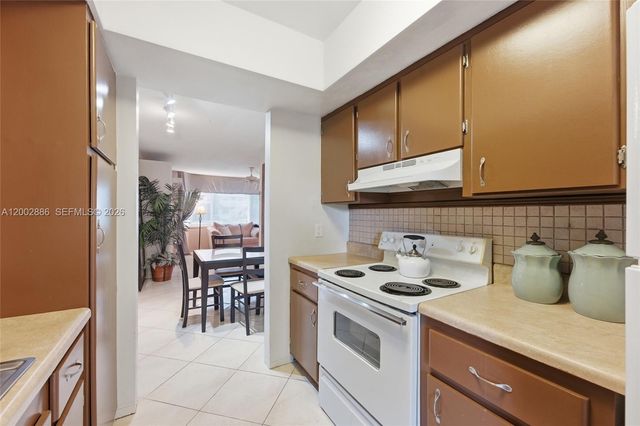 3216 SE 12th Street 8, Pompano Beach, FL 33062