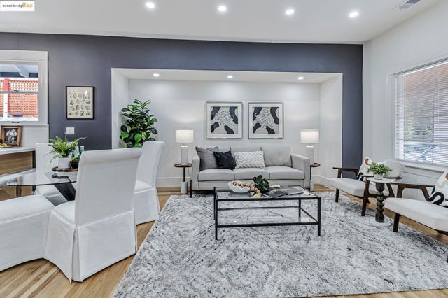 5614 Dover St, Oakland, CA 94609