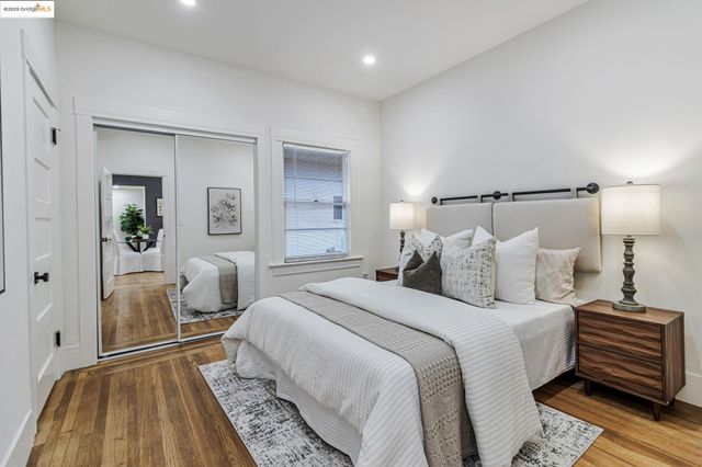 5614 Dover St, Oakland, CA 94609