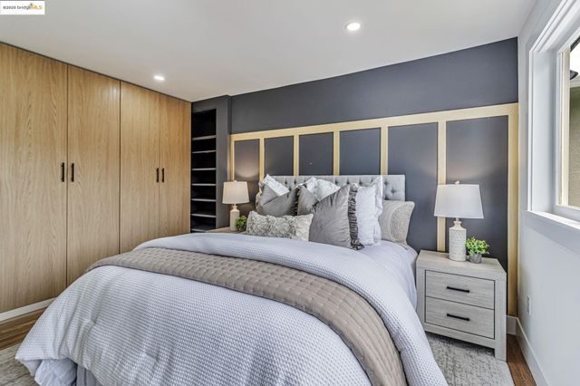 5614 Dover St, Oakland, CA 94609