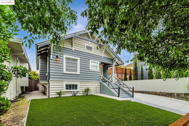 5614 Dover St, Oakland, CA 94609