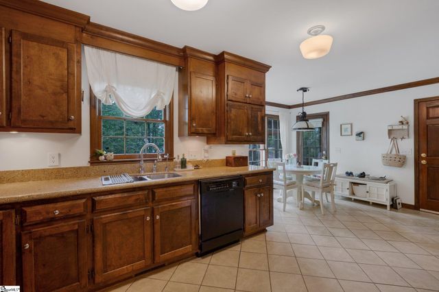 304 Oak Brook Way, Taylors, SC 29687