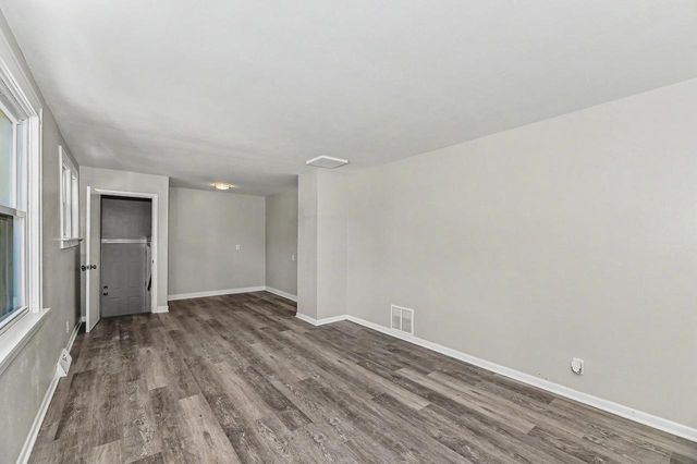 3400 S 8th AVENUE, Racine, WI 53402