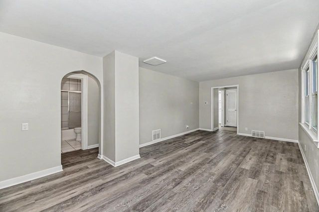 3400 S 8th AVENUE, Racine, WI 53402