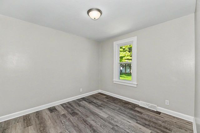 3400 S 8th AVENUE, Racine, WI 53402
