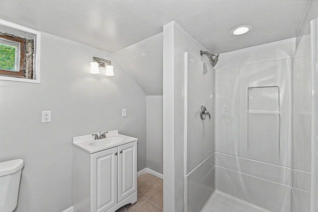 3400 S 8th AVENUE, Racine, WI 53402
