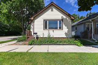 3400 S 8th AVENUE, Racine, WI 53402