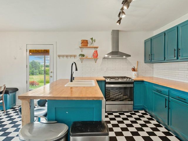 1621 VT Route 128, Westford, VT 05494