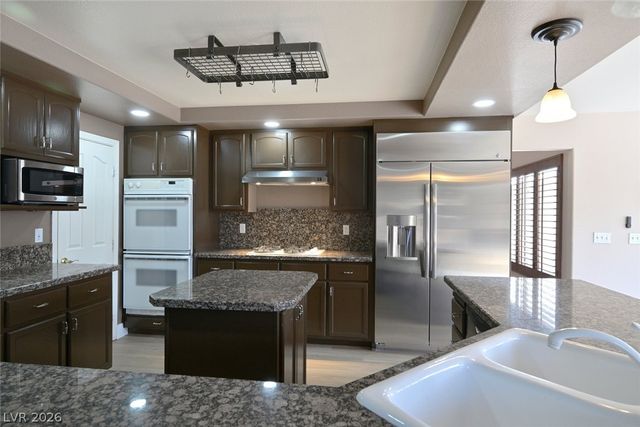 2704 TIMBER CROSSING Court, Henderson, NV 89074