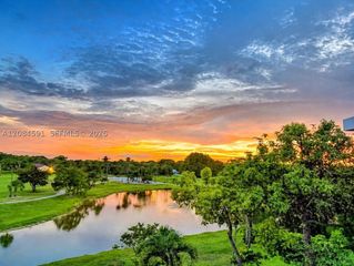 3980 Oaks Clubhouse Dr 409, Pompano Beach, FL 33069