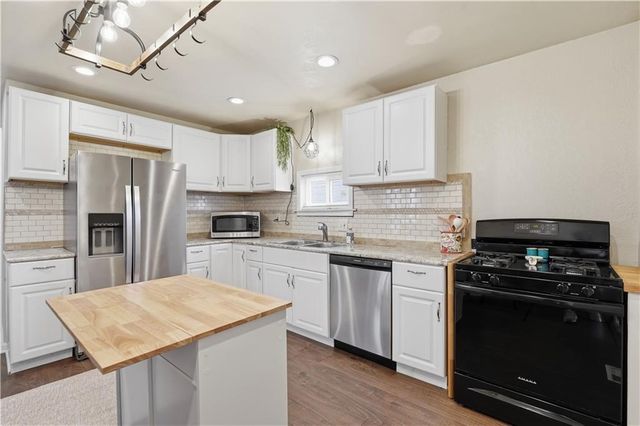3 N Mulberry Terrace, Louisburg, KS 66053