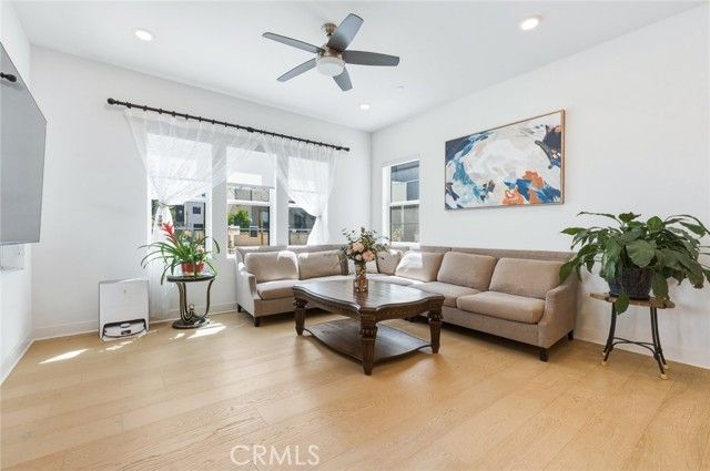 118 Yugen, Irvine, CA 92618