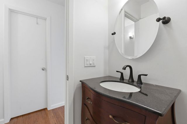 6631 Valleyside RD, Austin, TX 78731