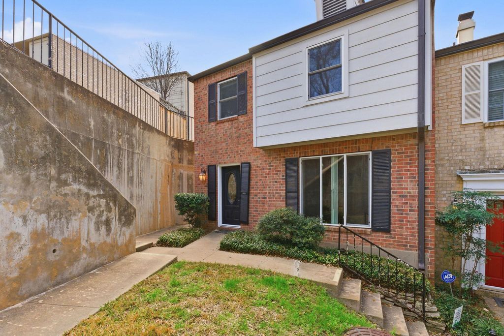 6631 Valleyside RD, Austin, TX 78731