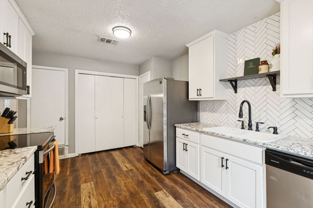 1019 Wayne Avenue, Duncanville, TX 75137