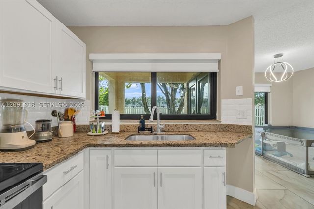2836 W River Run Cir W, Miramar, FL 33025