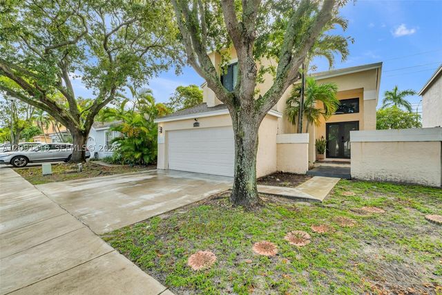 2836 W River Run Cir W, Miramar, FL 33025