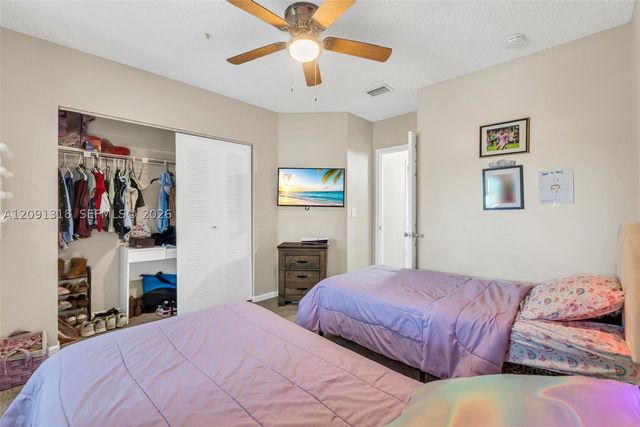 2836 W River Run Cir W, Miramar, FL 33025