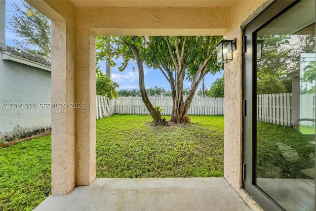 2836 W River Run Cir W, Miramar, FL 33025