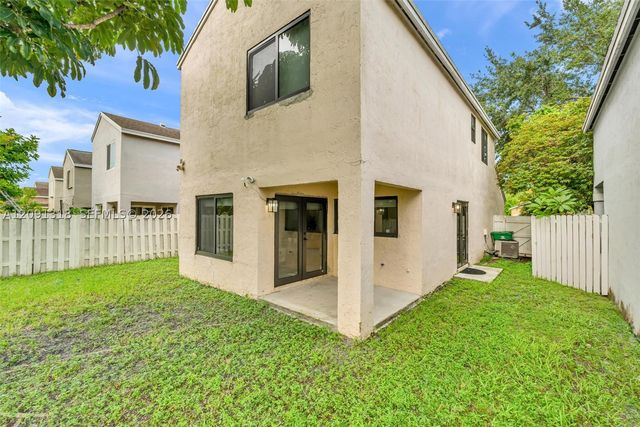 2836 W River Run Cir W, Miramar, FL 33025