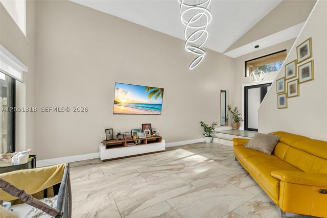 2836 W River Run Cir W, Miramar, FL 33025