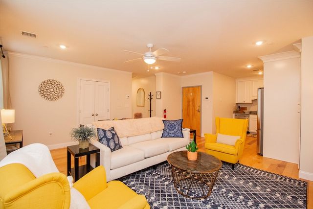 1008 Tremont St 7, Boston, MA 02120