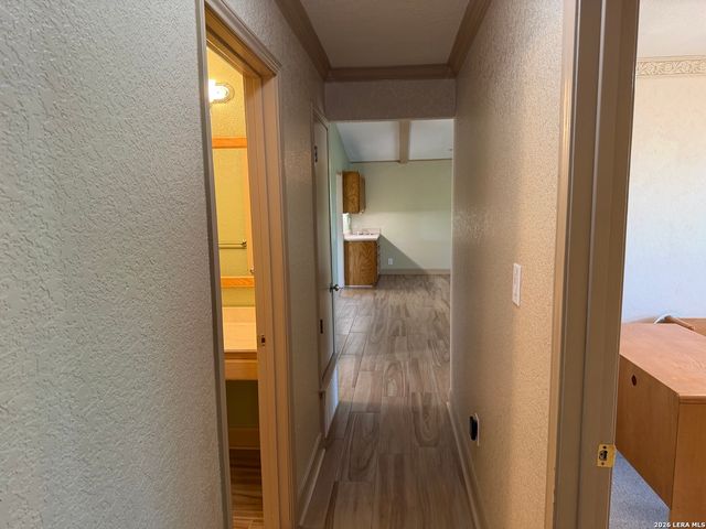7821 VILLAGE OAK DR, Live Oak, TX 78233