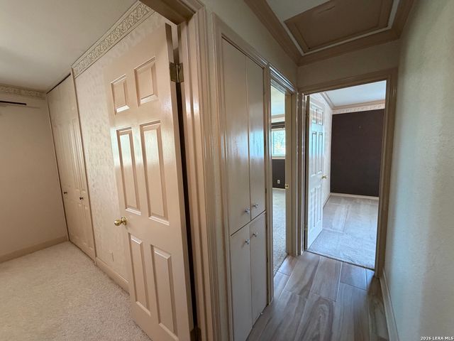 7821 VILLAGE OAK DR, Live Oak, TX 78233