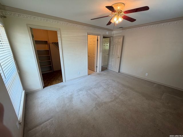 7821 VILLAGE OAK DR, Live Oak, TX 78233