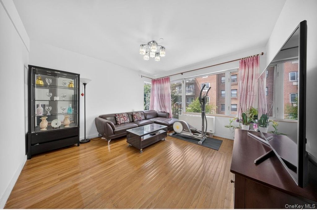 71-28 163rd Street 2A, Fresh Meadows, NY 11365 — photo 4